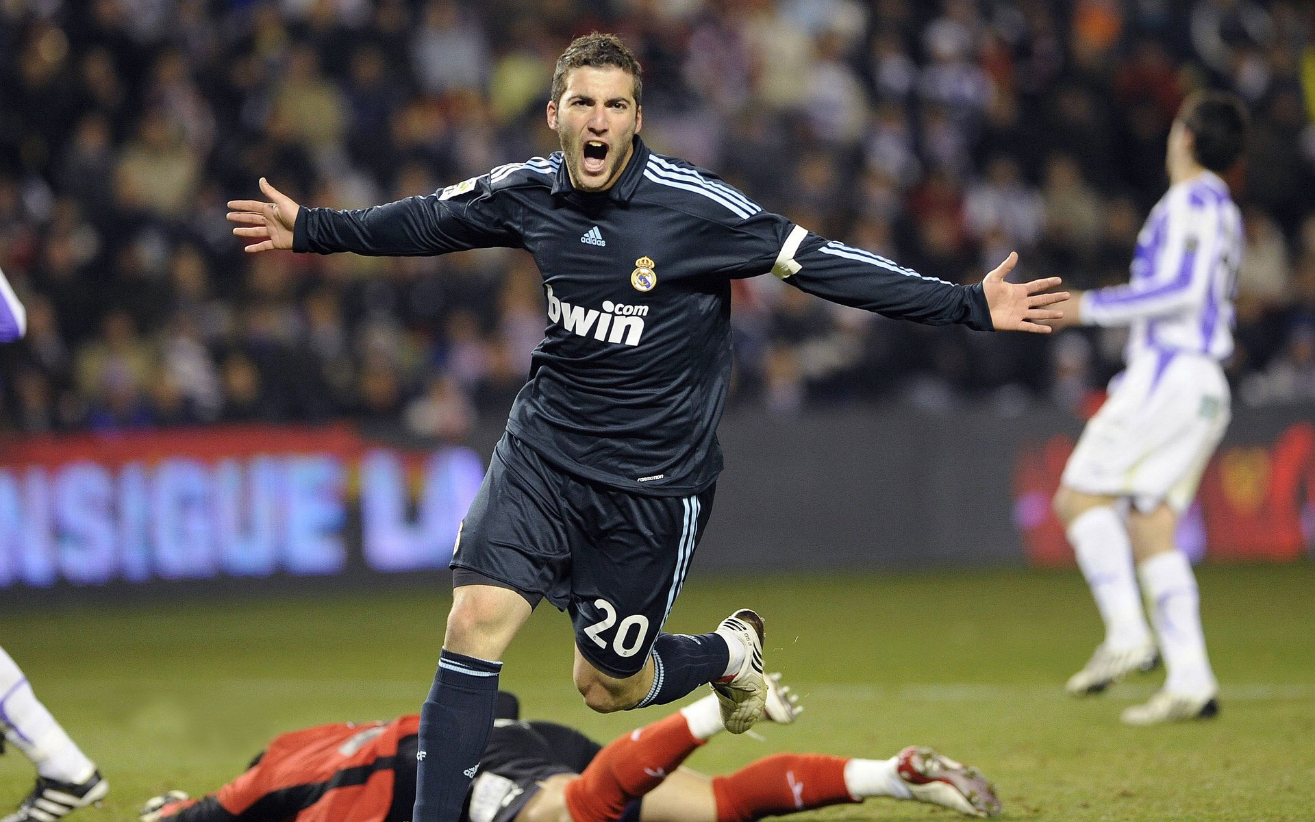 _多场精彩对决：决赛日让人期待_，决赛精彩纷呈